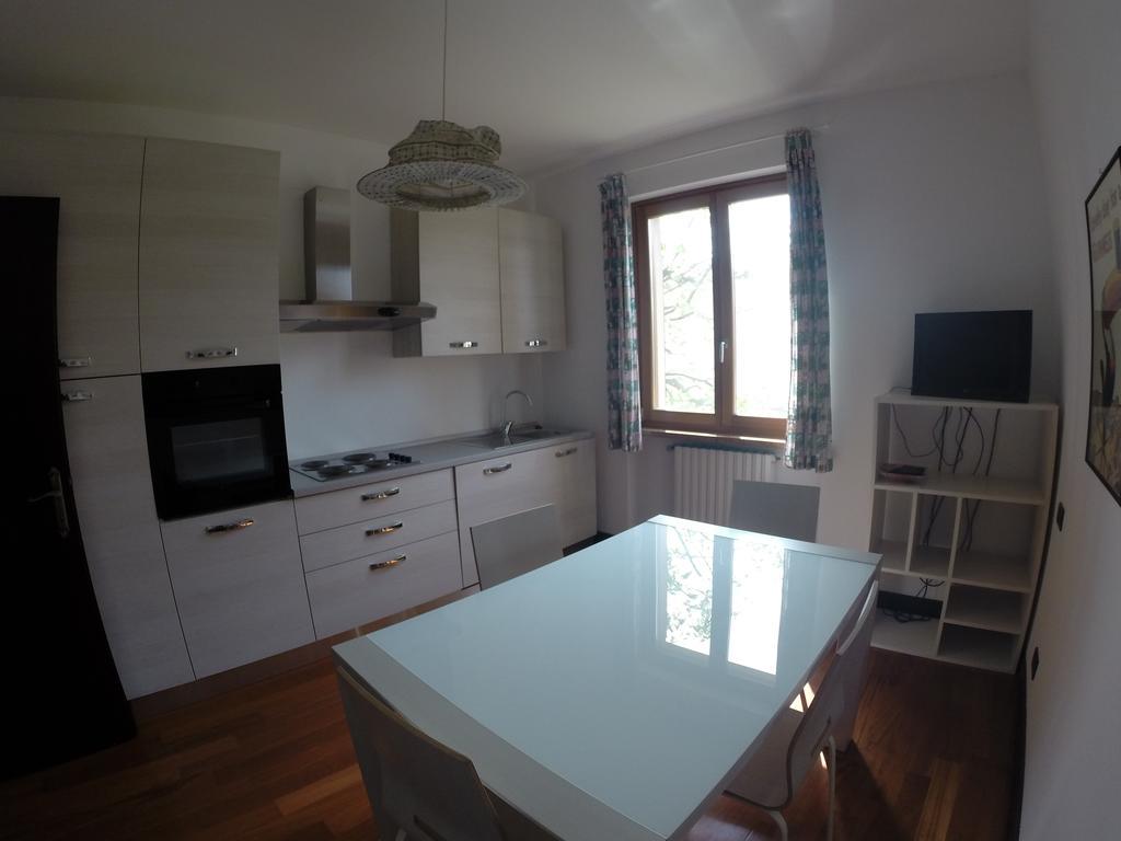 Viadelcipresso12 Apartment เดเซนซาโนเดลการ์ดา ภายนอก รูปภาพ