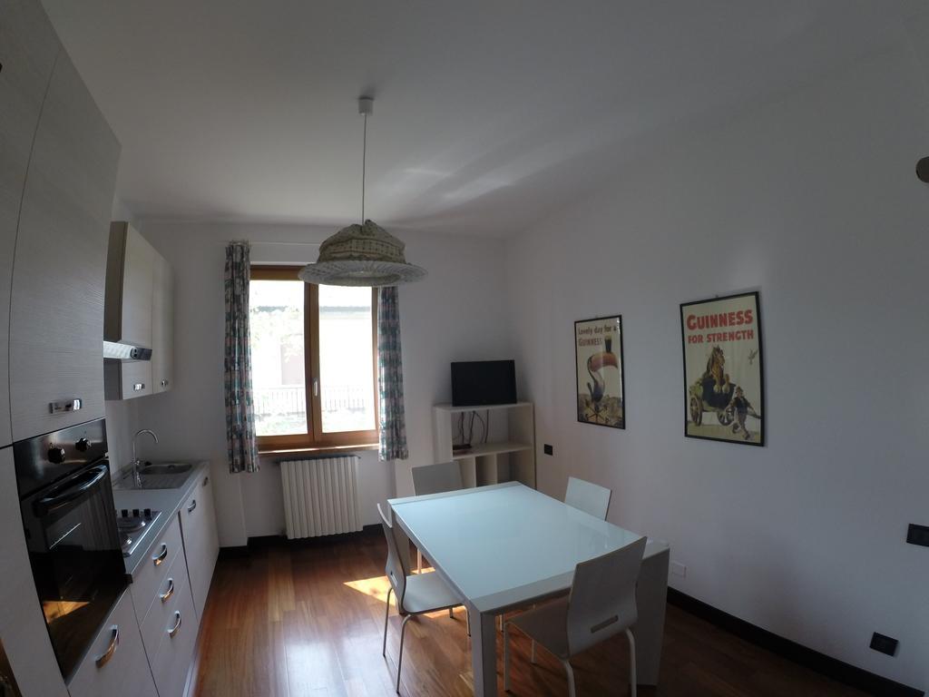 Viadelcipresso12 Apartment เดเซนซาโนเดลการ์ดา ภายนอก รูปภาพ
